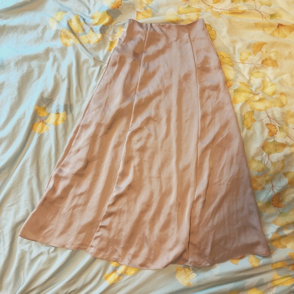 aritzia wilfred midi skirt - pastel pink midi skirt with slit (00) - Picture 2 of 5